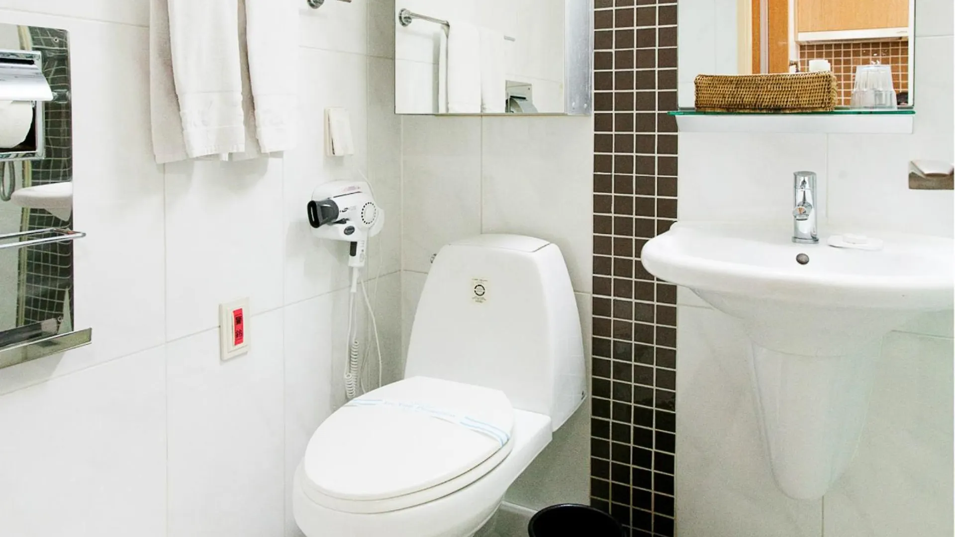 Hotel Hu Incheon Airport 4*,  Korsel