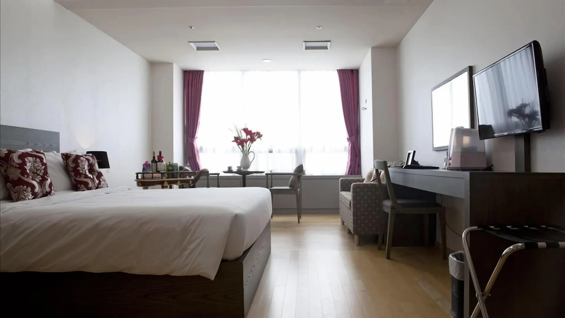 Hotel Hu Incheon Airport 4*,  Korsel