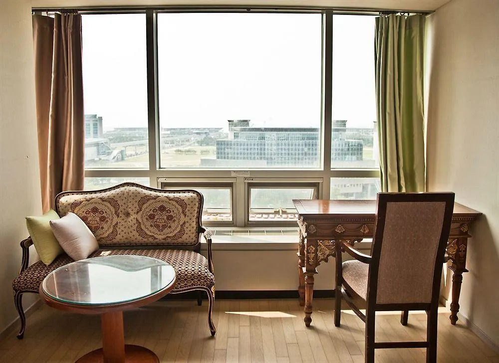 Hotel Hu Incheon Airport 4*,