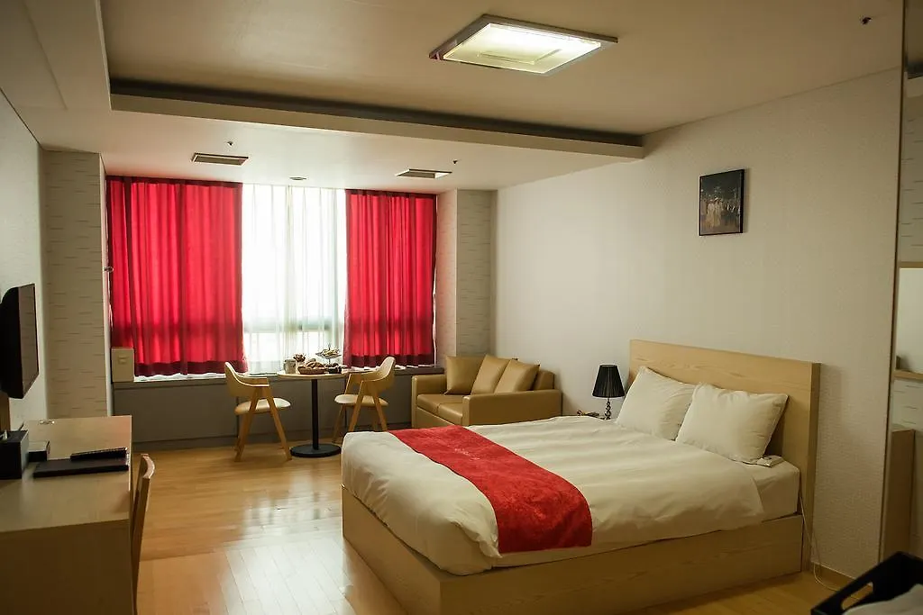 Hotel Hu Incheon Airport 4*,